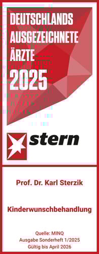 Auszeichnungssiegel des Magazins Stern für Prof. Dr. Karl Sterzik von Next Fertility Ulm als einer von 'Deutschlands ausgezeichnete Ärzte 2025' im Fachgebiet Kinderwunschbehandlung